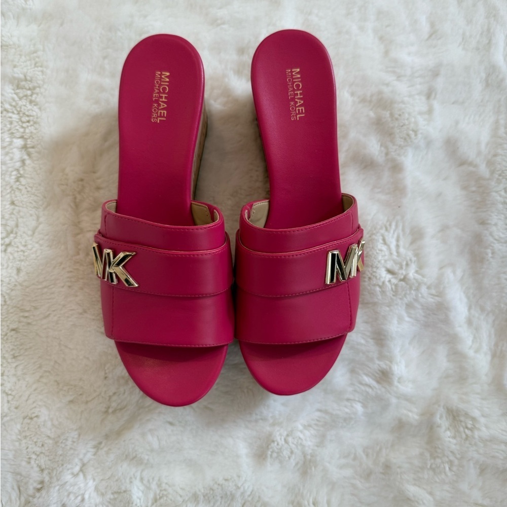 MICHAEL KORS Wedge Slides Fuchsia Pink Gold MK Logo Cork Size 8